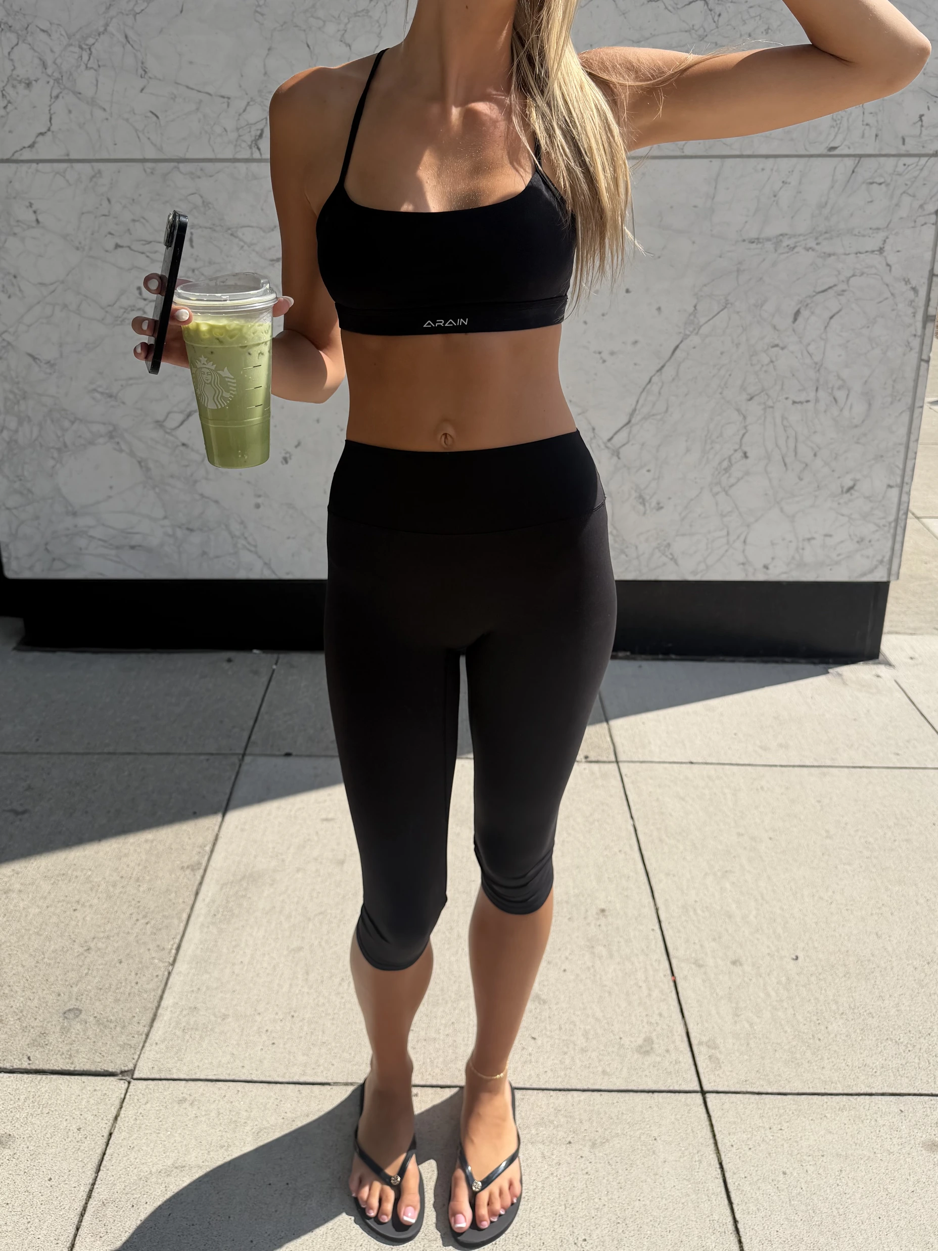 ARAIN Vesper Capri Legging in Black, detail